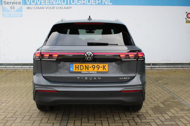 Volkswagen TIGUAN 1.5 eHybrid Life Edition 204 PK | Direct leverbaar!! | Elektrische kofferklep | Achteruitrijcamera | Stoel/stuurverwarming | Stoelverwarming achterbank | Apple CarPlay/Android Auto | Parkeersensoren V+A | Adaptive cruise controle | Digital cockpit | Keyl