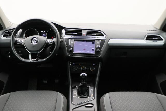 Volkswagen TIGUAN 1.4 TSI R-Line Navigatie, Apple CarPlay, Cruise, Climate, 19"