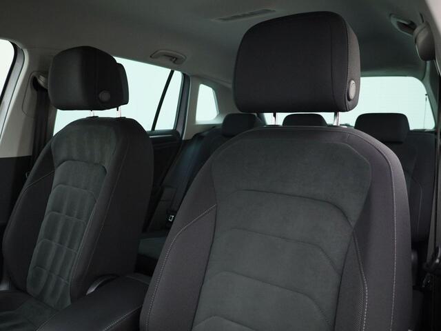 Volkswagen TIGUAN 1.5TSI/150PK ACT Highline executive DSG · Navigatie · Parkeersensoren + camera · Stuurverwarming