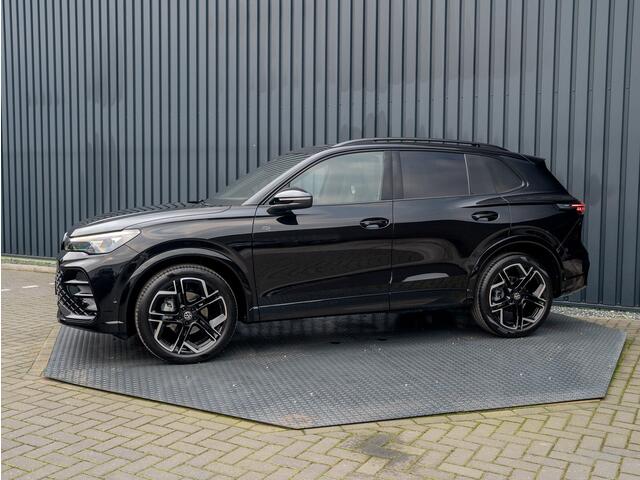 Volkswagen TIGUAN 1.5 eTSI R-Line Edition | Panodak | Trekhaak Elk. wegkl. | Prijs Rijklaar!!