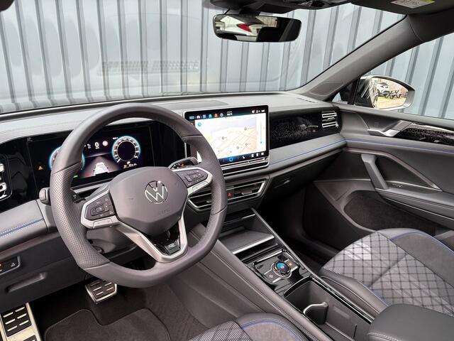 Volkswagen TIGUAN 1.5 eTSI R-Line Edition | Panodak | Trekhaak Elk. wegkl. | Prijs Rijklaar!!