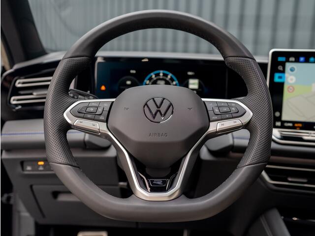 Volkswagen TIGUAN 1.5 eTSI R-Line Edition | Panodak | Trekhaak Elk. wegkl. | Prijs Rijklaar!!