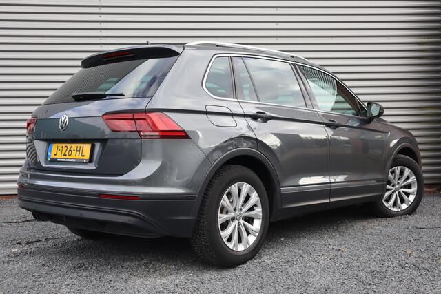 Volkswagen TIGUAN 1.5 TSI Comfortline Business Pano / Trekhaak / Massage Stoel / Stoelverwarming / LED / Camera /