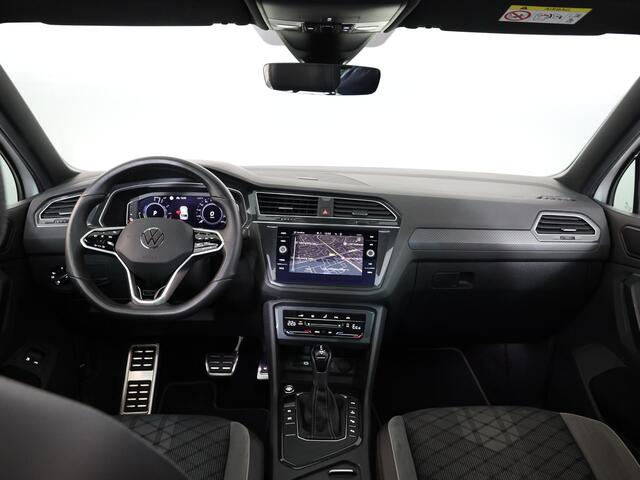 Volkswagen TIGUAN 1.4 TSI eHybrid R-Line Business 245 pk Automaat (DSG) | Navigatie | Panoramadak | Parkeersensoren (Park assist) | Achteruitrijcamera | Adaptieve cruise control | Autom. airco (3 zones) |