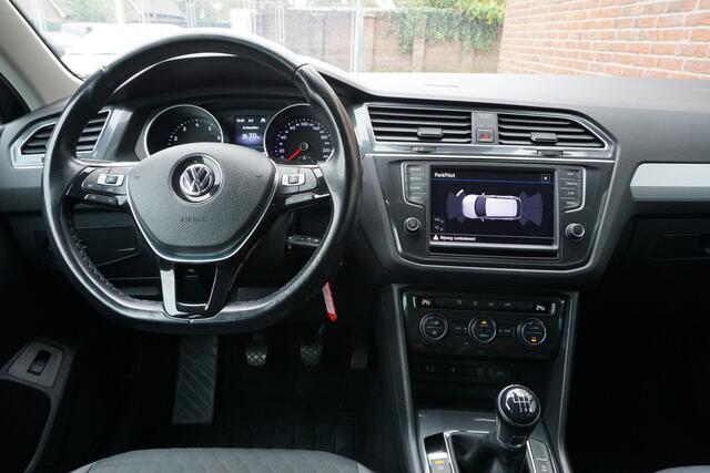 Volkswagen TIGUAN 1.4 TSI R-Line Trekhaak | PDC | Apple carplay * All in prijs *