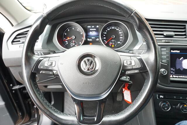 Volkswagen TIGUAN 1.4 TSI R-Line Trekhaak | PDC | Apple carplay * All in prijs *