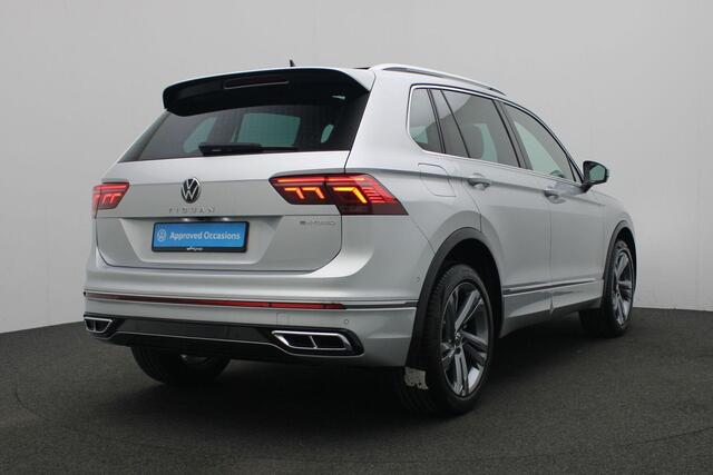 Volkswagen TIGUAN 1.4 TSI 245 pk DSG eHybrid R-Line Business | Panoramadak | Leder | Geheugenstoelen | Navigatie Discover Pro | Rondomzicht camera | Head-up display | Stoel-/achterbankverwarming