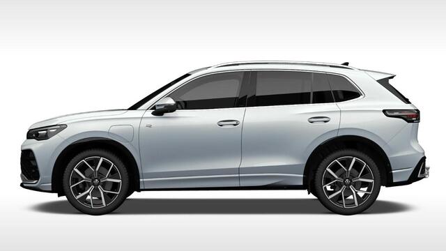 Volkswagen TIGUAN 1.5 eHybrid R-Line Edition 272pk Trekhaak | Panorama | Stoelverwarming | 20 inch | Keyless