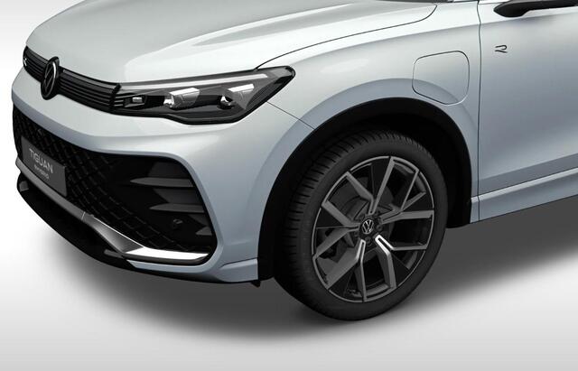 Volkswagen TIGUAN 1.5 eHybrid R-Line Edition 272pk Trekhaak | Panorama | Stoelverwarming | 20 inch | Keyless