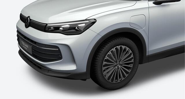 Volkswagen TIGUAN 1.5 eHybrid 204 PK Life Edition | Trekhaak | 360'' camera | Stuur & stoelverwarming |