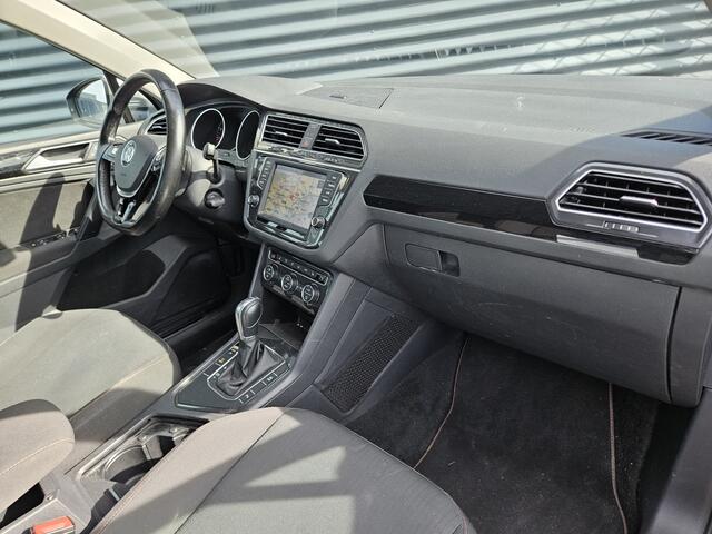 Volkswagen TIGUAN 1.4 TSI ACT Comfortline Business R 150pk DSG | Trekhaak af Fabriek | Adaptive Cruise | Apple Carplay | 19"L.M | LED Koplampen | Stoelverwarming | Navi Full Map |