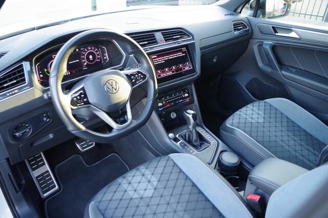 Volkswagen TIGUAN 1.4 TSI 245 PK eHybrid R-Line BNS+ PHEV, Trekhaak, Panoramadak, Blac-Pack, Navi Prof, Head-Up, 20" LM