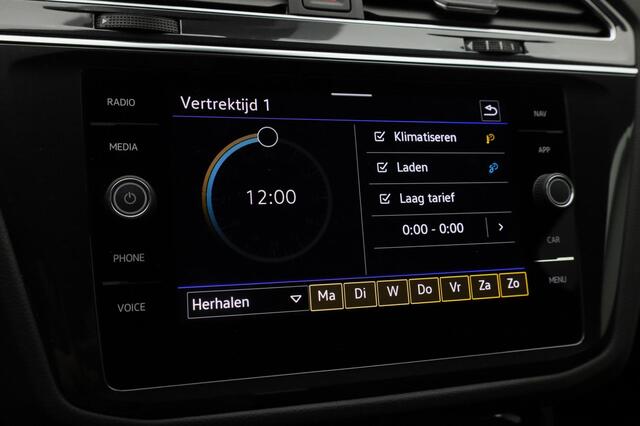 Volkswagen TIGUAN 1.4 TSI 245 pk DSG eHybrid R-Line Business+ | Panoramadak | IQ Light | Achteruitrijcamera | Navigatie | Stoelverwarming | Keyless Entry