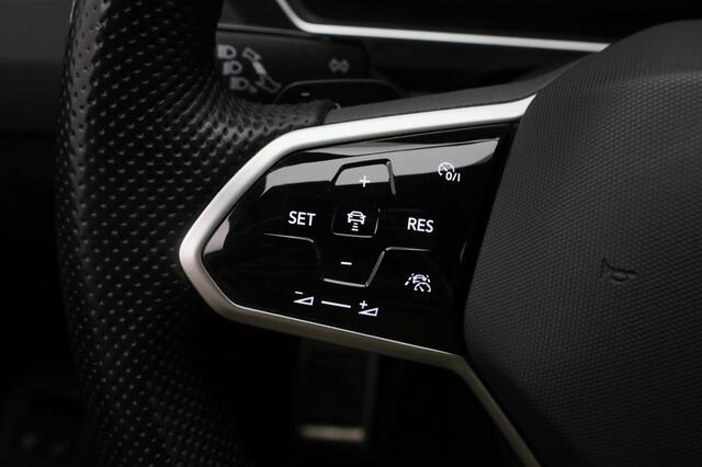 Volkswagen TIGUAN 1.4 TSI 245 pk DSG eHybrid R-Line Business+ | Panoramadak | IQ Light | Achteruitrijcamera | Navigatie | Stoelverwarming | Keyless Entry