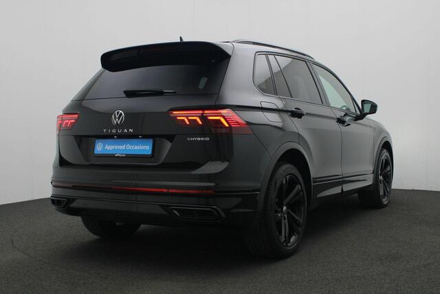 Volkswagen TIGUAN 1.4 TSI 245 pk DSG eHybrid R-Line Business+ | Panoramadak | IQ Light | Achteruitrijcamera | Navigatie | Keyless Entry | Adaptive Cruise