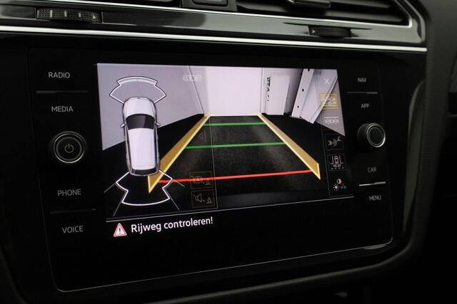 Volkswagen TIGUAN 1.4 TSI 245 pk DSG eHybrid R-Line Business+ | Panoramadak | IQ Light | Achteruitrijcamera | Navigatie | Keyless Entry | Adaptive Cruise