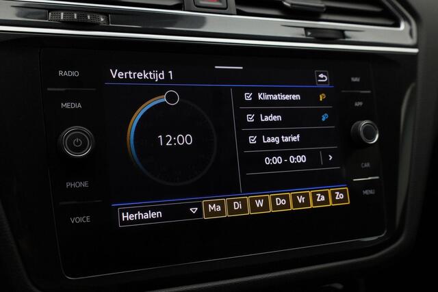 Volkswagen TIGUAN 1.4 TSI 245 pk DSG eHybrid R-Line Business+ | Panoramadak | IQ Light | Achteruitrijcamera | Navigatie | Keyless Entry | Adaptive Cruise