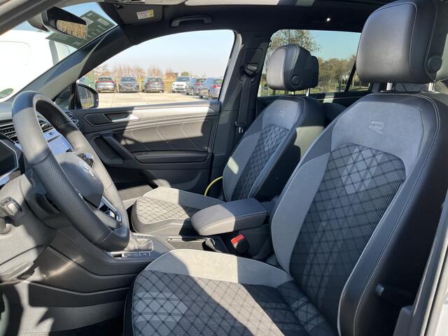 Volkswagen TIGUAN 1.4 TSI eHybrid R-Line / AUTOMAAT/ TREKHAAK/ PANO/ 2X R-LINE/ KEYLESS/ ADAPT. CRUISE/ LED MATRIX/ APP-CONNECT/ NAVI/ RIJ-MODI/ CLIMA/ DAB RADIO/ BLUETOOTH/ SPRAAKBEDIENING/ PARK. SENSOREN + CAMERA
