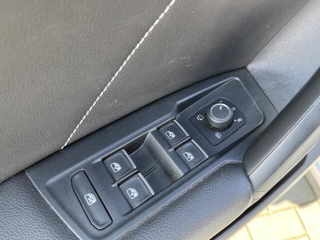 Volkswagen TIGUAN 1.4 TSI eHybrid R-Line / AUTOMAAT/ TREKHAAK/ PANO/ 2X R-LINE/ KEYLESS/ ADAPT. CRUISE/ LED MATRIX/ APP-CONNECT/ NAVI/ RIJ-MODI/ CLIMA/ DAB RADIO/ BLUETOOTH/ SPRAAKBEDIENING/ PARK. SENSOREN + CAMERA