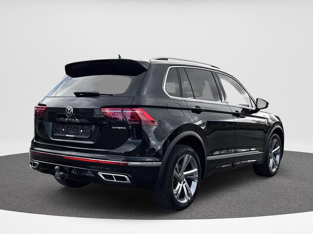 Volkswagen TIGUAN 1.4 TSI eHybrid R-Line Business+ | Trekhaak | Pano Dak | A-Camera | IQ Light | PHEV |