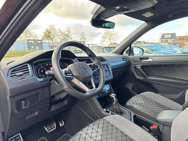 Volkswagen TIGUAN 1.4 TSI eHybrid R-Line Business+ | Trekhaak | Pano Dak | A-Camera | IQ Light | PHEV |