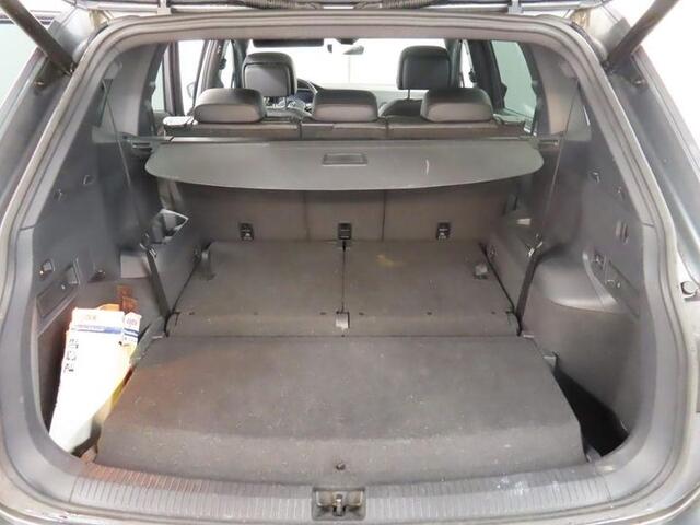 Volkswagen TIGUAN 1.5 TSI HL Bus R 7p. | 3X R-line | Dynn | Pano | Camera | Trekha
