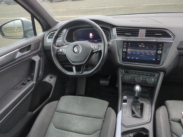 Volkswagen TIGUAN Allspace 1.5 TSI Highline Business R 7p. / Panorama dak / Full Led / Zwenkbare trekhaak / Elect. achterklep / Achteruitrijcamera / 20 Inch
