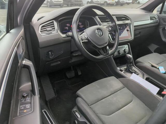 Volkswagen TIGUAN Allspace 1.5 TSI Highline Business R 7p. / Panorama dak / Full Led / Zwenkbare trekhaak / Elect. achterklep / Achteruitrijcamera / 20 Inch