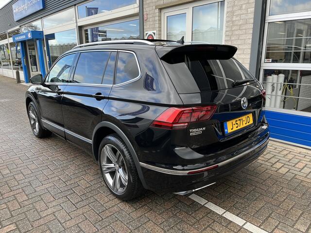 Volkswagen TIGUAN Allspace 1.5 TSI DSG R-Line 7p. / AUTOMAAT/ PANO/ 19" LMV/ KEYLESS/ 7P. / R-LINE/ ADAPT. CRUISE/ NAVI/ PARK. SENSOREN + CAMERA/ DAB/ BLUETOOTH/ APP-CONNECT/ RIJ-MODI/ CLIMA/ PARK-ASSIST/ CD-SPELER/