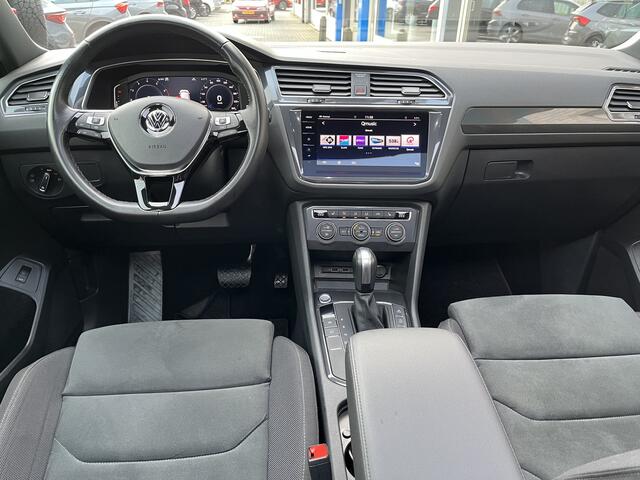 Volkswagen TIGUAN Allspace 1.5 TSI DSG R-Line 7p. / AUTOMAAT/ PANO/ 19" LMV/ KEYLESS/ 7P. / R-LINE/ ADAPT. CRUISE/ NAVI/ PARK. SENSOREN + CAMERA/ DAB/ BLUETOOTH/ APP-CONNECT/ RIJ-MODI/ CLIMA/ PARK-ASSIST/ CD-SPELER/