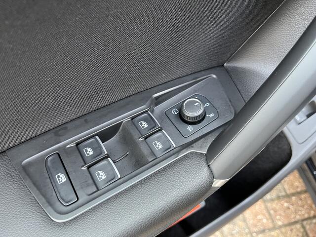 Volkswagen TIGUAN Allspace 1.5 TSI DSG R-Line 7p. / AUTOMAAT/ PANO/ 19" LMV/ KEYLESS/ 7P. / R-LINE/ ADAPT. CRUISE/ NAVI/ PARK. SENSOREN + CAMERA/ DAB/ BLUETOOTH/ APP-CONNECT/ RIJ-MODI/ CLIMA/ PARK-ASSIST/ CD-SPELER/