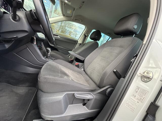 Volkswagen TIGUAN 1.5 TSI Elegance / Virtual Cockpit / Led verlichting / achteruitrijcamera / stoelverwarming / Navigatie / Elect. Achterklep