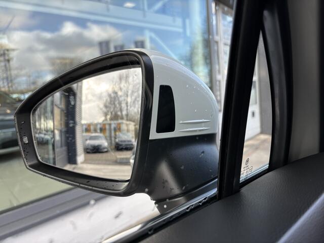 Volkswagen TIGUAN 1.5 TSI Elegance / Virtual Cockpit / Led verlichting / achteruitrijcamera / stoelverwarming / Navigatie / Elect. Achterklep