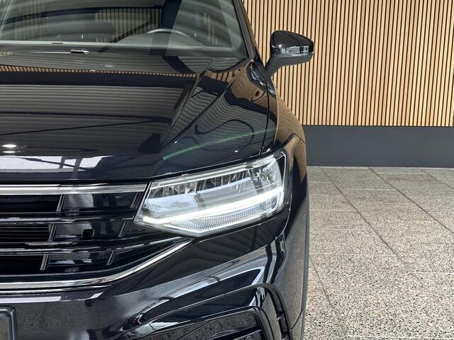 Volkswagen TIGUAN 1.5 TSI R-Line Black Edition 2 x R-line | Camera | Trekhaak | Sfeer verlichting