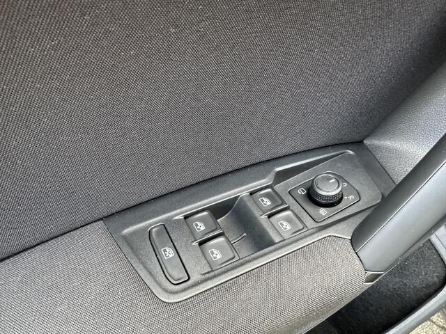 Volkswagen TIGUAN 1.5 TSI Comfortline Business | Pano Dak | Navi | Cruise control