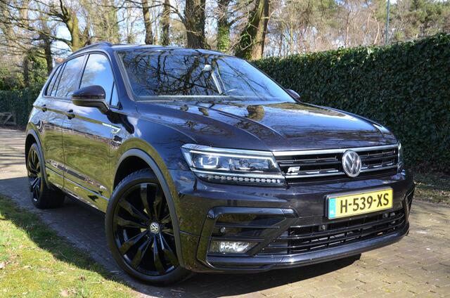 Volkswagen TIGUAN 1.5 TSI ACT Highline Business R Line Automaat/Virtueel-Dashbord/Navi/Pdc/Ecc/Led/Stoelverwarming/Panoramadak/Dynaudio®/20-Inch Lmv/Privacy-Glass/Achteruitrijcamera/Trekhaak-Uitklapbaar