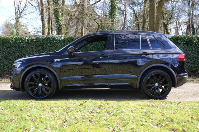 Volkswagen TIGUAN 1.5 TSI ACT Highline Business R Line Automaat/Virtueel-Dashbord/Navi/Pdc/Ecc/Led/Stoelverwarming/Panoramadak/Dynaudio®/20-Inch Lmv/Privacy-Glass/Achteruitrijcamera/Trekhaak-Uitklapbaar