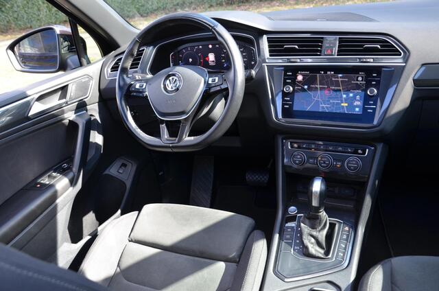 Volkswagen TIGUAN 1.5 TSI ACT Highline Business R Line Automaat/Virtueel-Dashbord/Navi/Pdc/Ecc/Led/Stoelverwarming/Panoramadak/Dynaudio®/20-Inch Lmv/Privacy-Glass/Achteruitrijcamera/Trekhaak-Uitklapbaar