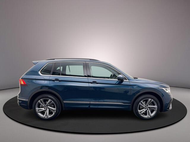 Volkswagen TIGUAN R-Line Business+ 1.4 TSI eHybrid 245pk DSG Automaat Trekhaak, Adaptive cruise control, Elektrische achterklep, LED matrix koplampen, Achteruitrijcamera, Navigatie