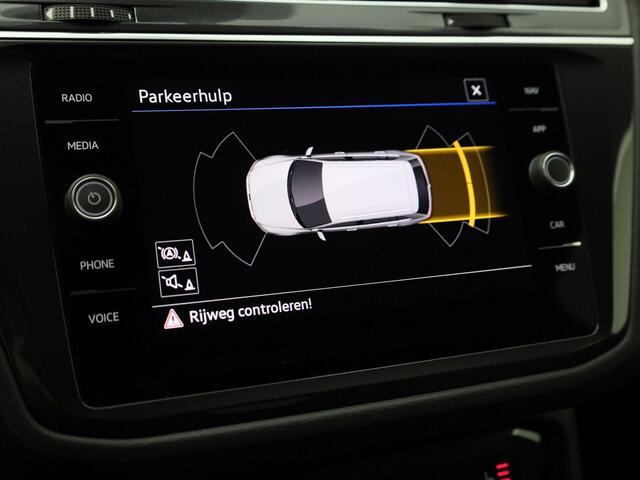 Volkswagen TIGUAN 1.5TSI/150PK R-Line Blackstyle DSG · Panoramadak · Navigatie · Stoel- & stuurverwarming · Garantie tot maart 2026