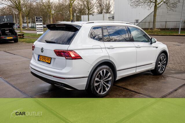 Volkswagen TIGUAN Allspace AUTOMAAT 1.5 TSI Highline Business R-line Zeer mooie Tiguan All-Space AUTOMAAT met bijna alle denkbare opties! Zie onze site voor alle foto's Dealeronderhouden, nieuwe onderhoudsbeurt, PANO, ELEC TREKHAAK, ACHETRUITRIJCAMERA,VOL LEDER ETC!