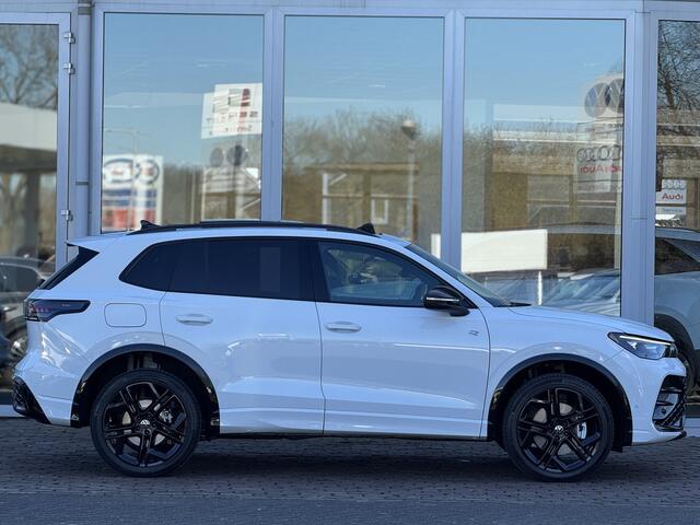 Volkswagen TIGUAN 1.5 eHybrid R-Line Edition Trekhaak | HUD | Massage | Pano
