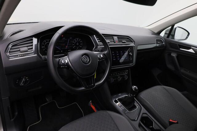 Volkswagen TIGUAN 1.5 TSI 150 pk ACT Comfortline Business | Panoramadak | Trekhaak | Achteruitrijcamera | Navigatie | Stoelverwarming