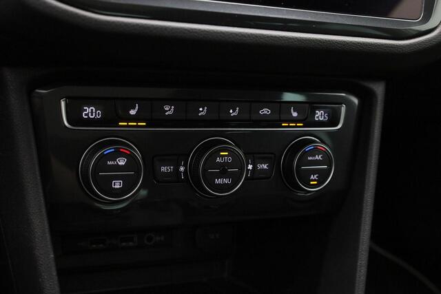 Volkswagen TIGUAN 1.5 TSI 150 pk ACT Comfortline Business | Panoramadak | Trekhaak | Achteruitrijcamera | Navigatie | Stoelverwarming