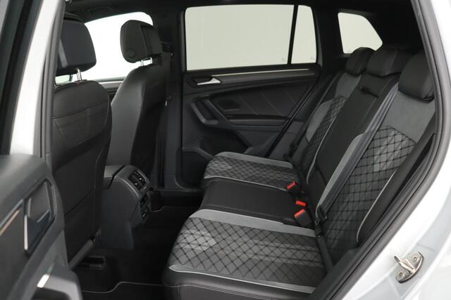 Volkswagen TIGUAN 1.5 TSI R-Line Business+ | Panoramadak | Trekhaak | Stoel & stuurverwarming | Harman/Kardon | Camera | Adaptive cruise | Matrix LED