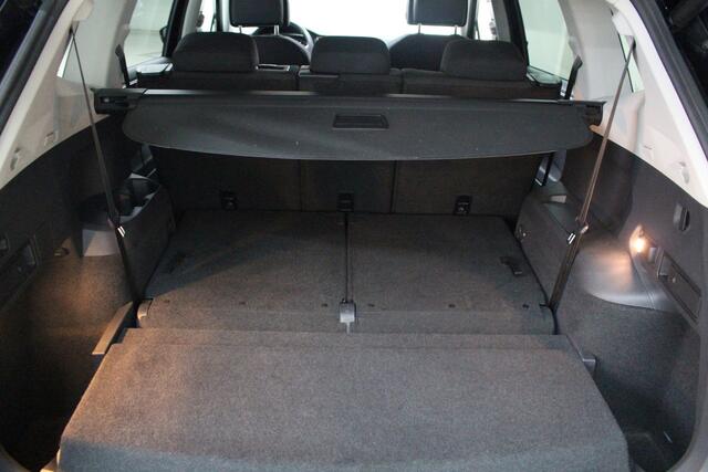 Volkswagen TIGUAN Allspace 2.0 TSI 4Motion R-Line DSG 7-Persoons Panoramadak | Head Up Display | Trekhaak | Stoelverwarming | 21" Velgen