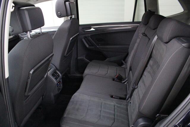 Volkswagen TIGUAN Allspace 2.0 TSI 4Motion R-Line DSG 7-Persoons Panoramadak | Head Up Display | Trekhaak | Stoelverwarming | 21" Velgen