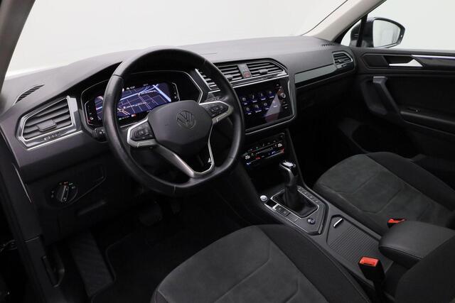 Volkswagen TIGUAN 1.4 TSI 245 pk DSG eHybrid Elegance | Panoramadak | IQ Light | Achteruitrijcamera | Navigatie | Stoelverwarming