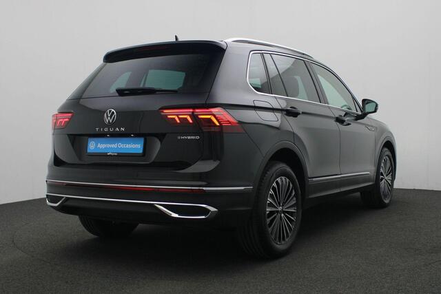 Volkswagen TIGUAN 1.4 TSI 245 pk DSG eHybrid Elegance | Panoramadak | IQ Light | Achteruitrijcamera | Navigatie | Stoelverwarming