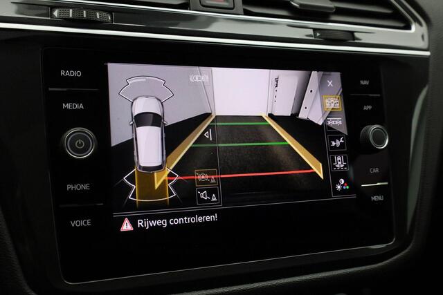 Volkswagen TIGUAN 1.4 TSI 245 pk DSG eHybrid Elegance | Panoramadak | IQ Light | Achteruitrijcamera | Navigatie | Stoelverwarming